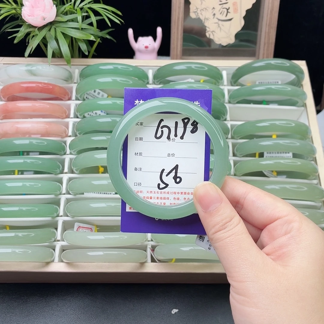 三***姐石英质玉未镶嵌手镯