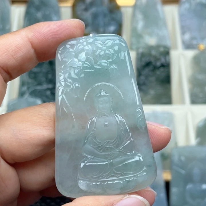 翡翠未镶嵌颈饰特*安大日如来