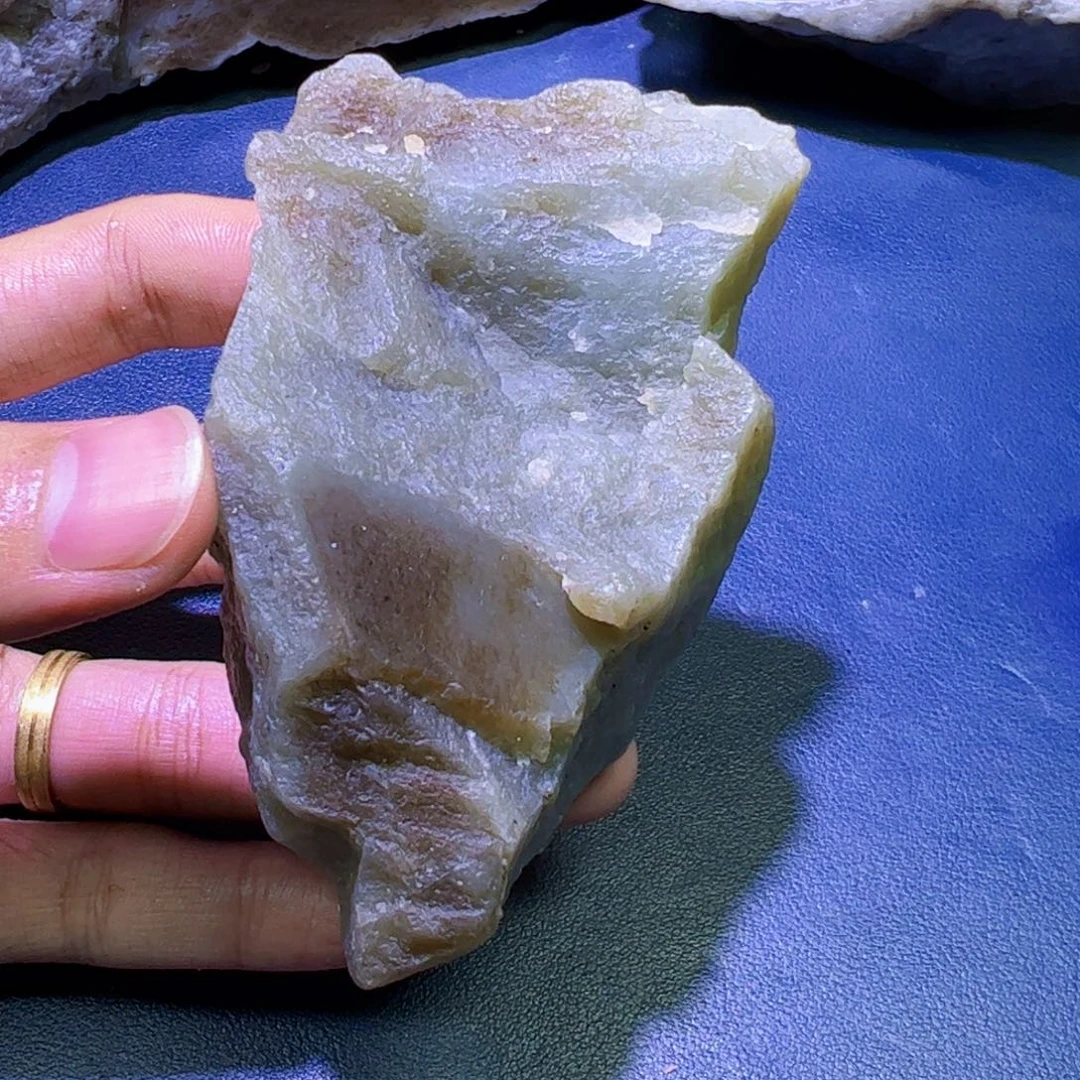 未镶嵌和田玉（糖玉）珠宝半成品