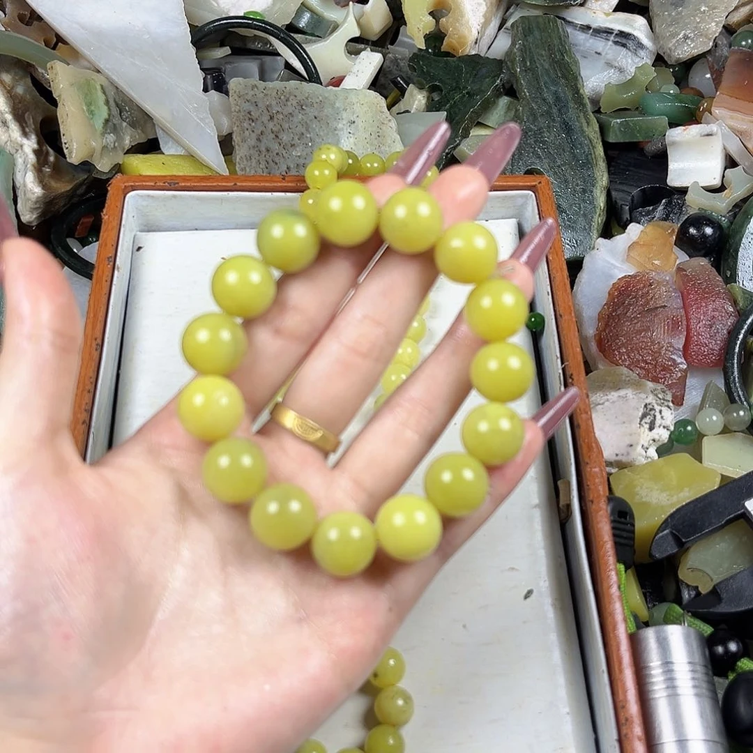 颈饰未镶嵌和田玉（糖玉）