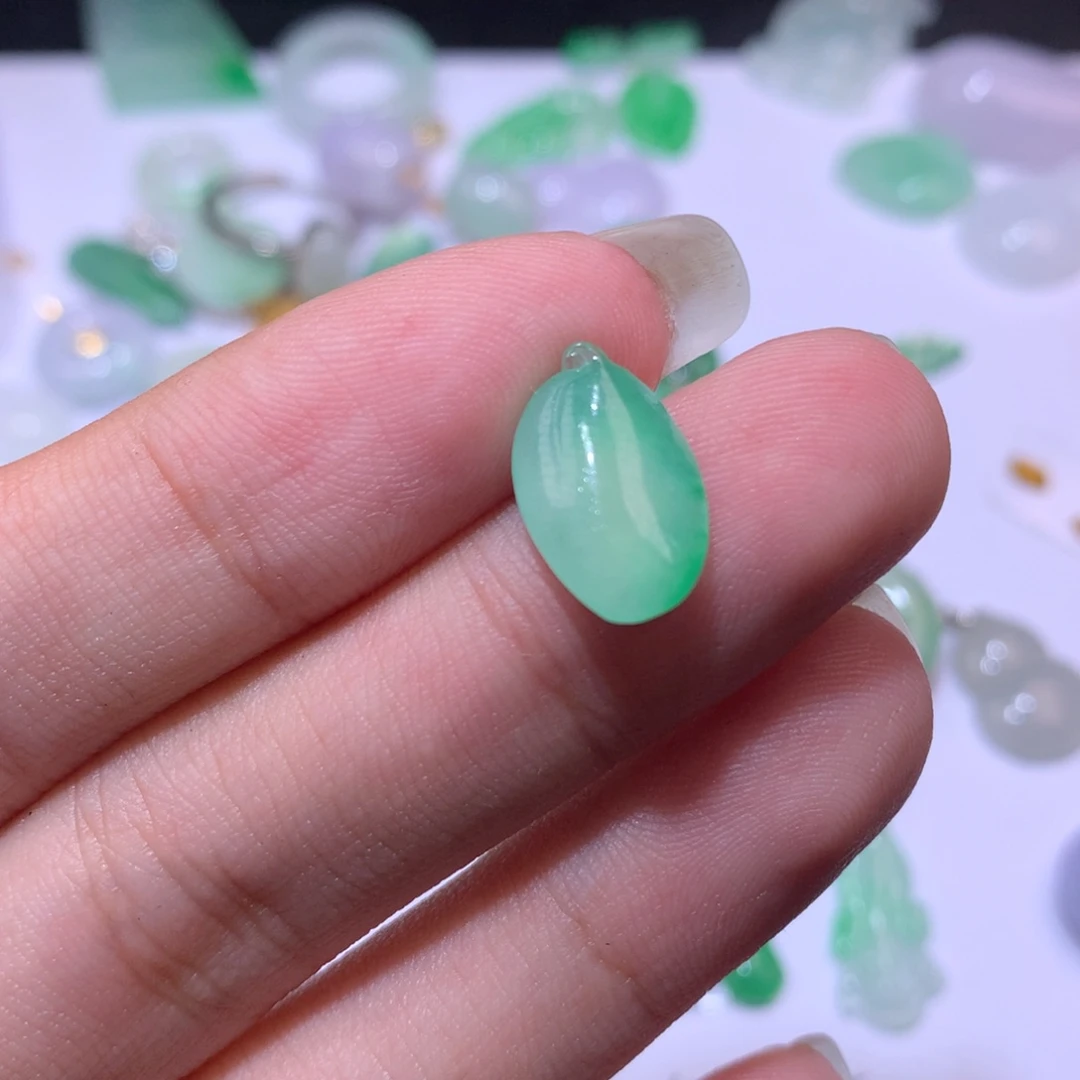 颈饰未镶嵌翡翠瓜