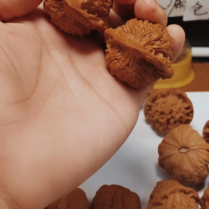 一***舟文玩核桃把件满天星