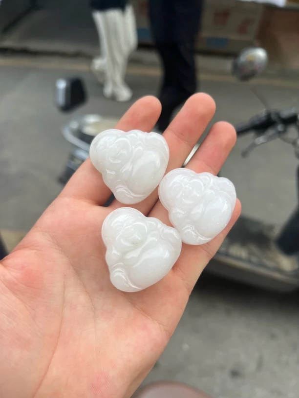 天山翠佛公吊坠多样性发货拍一发一