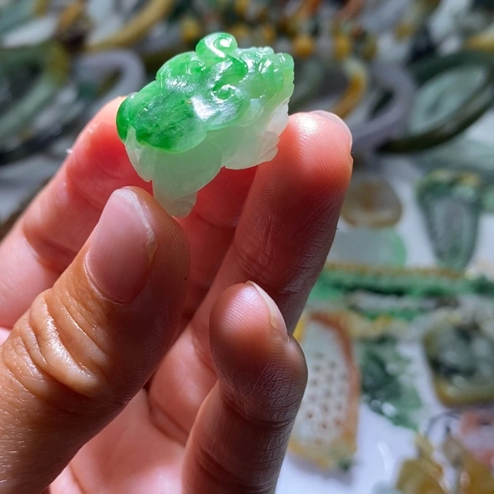 定制翡翠未镶嵌毛货