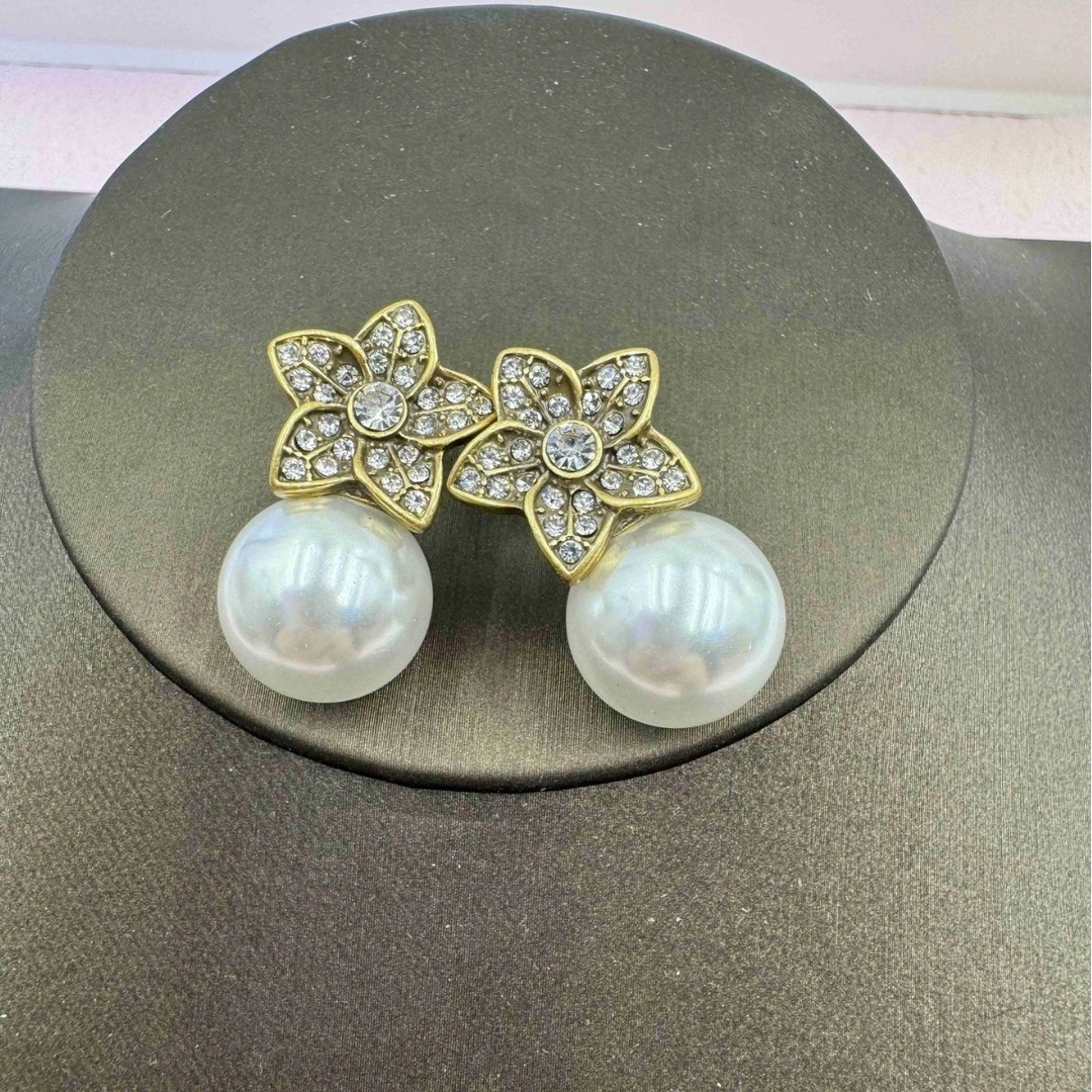 铜合金耳饰 高级感设计师小众轻奢款耳钉耳饰~7360