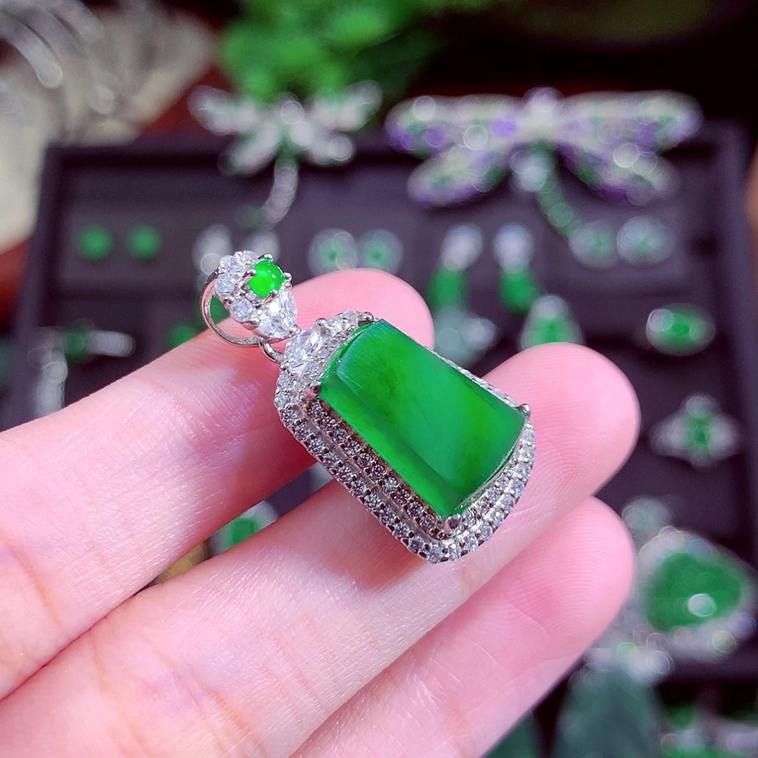 颈饰未镶嵌翡翠天然