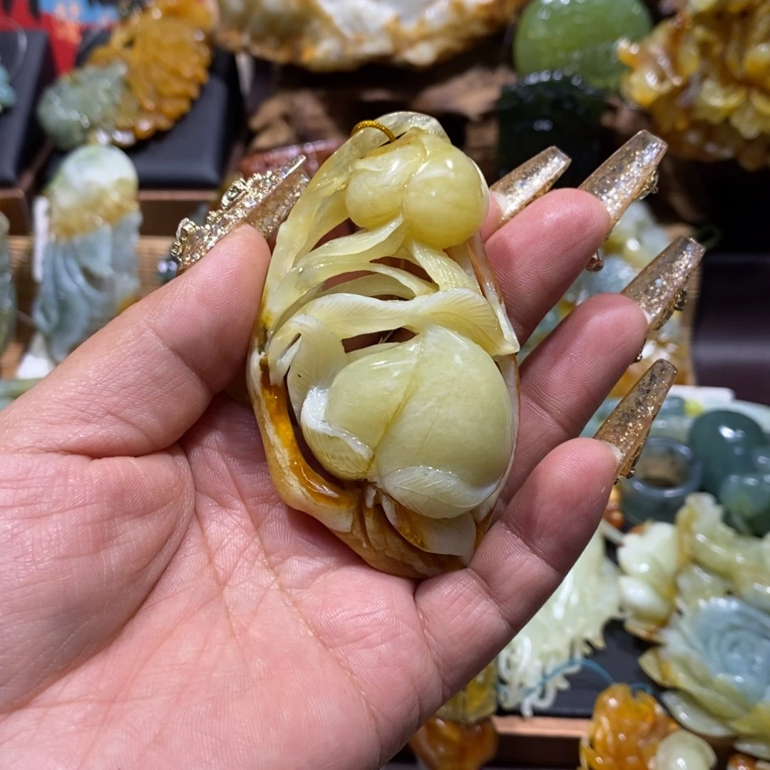 蛇纹石玉颈饰未镶嵌