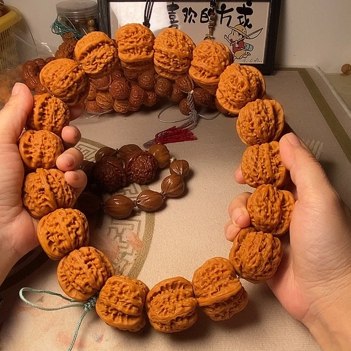 M***a吊坠文玩核桃白狮子手持