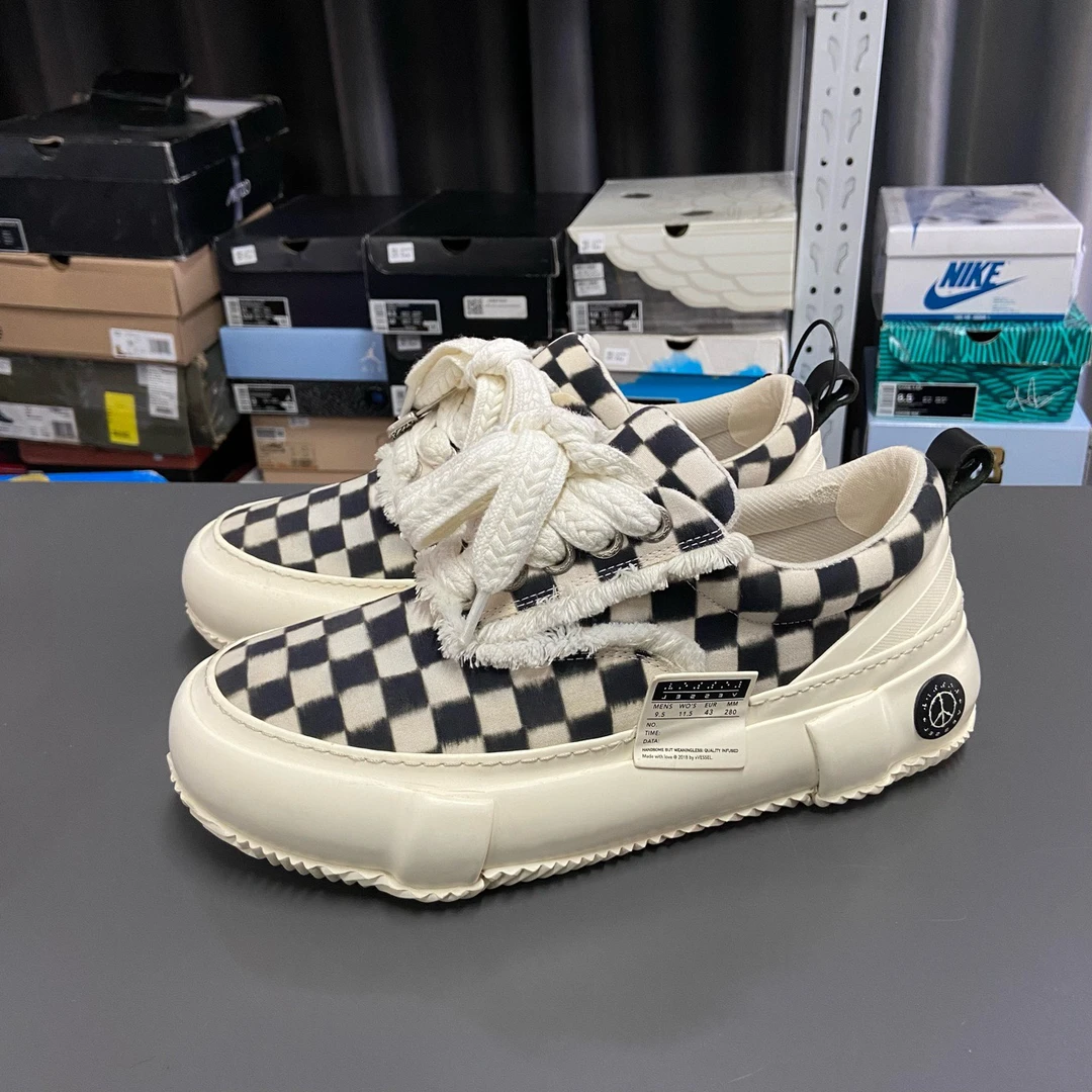 95新 MM6 43码 无原盒 吴建豪 像素格 12035067