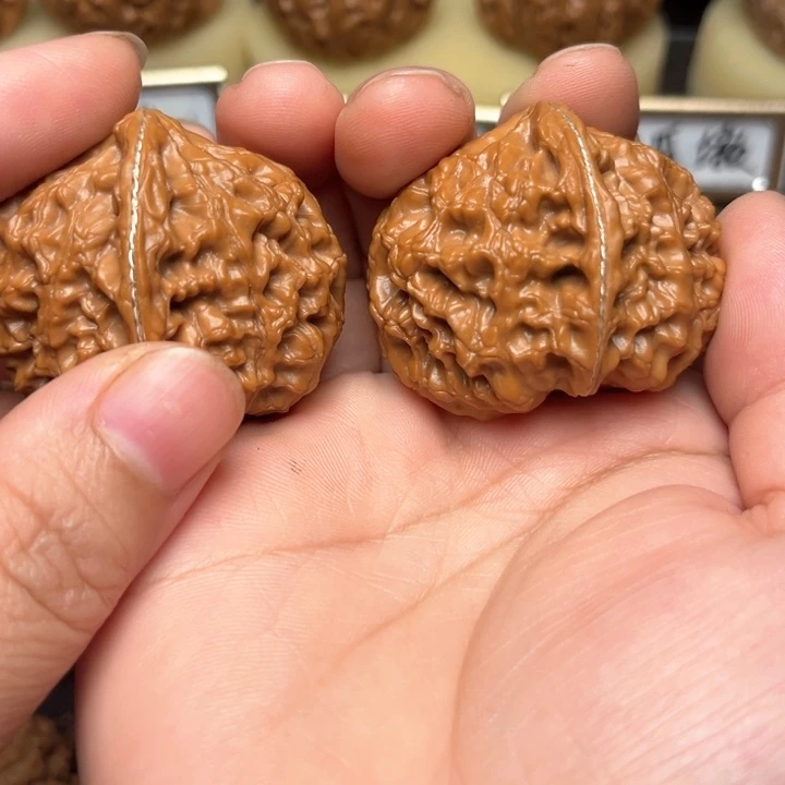 用***圣把件文玩核桃玉珍元宝