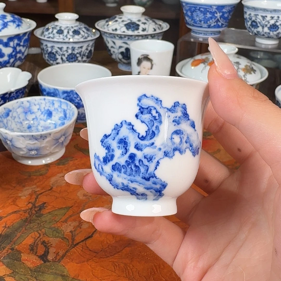 元煦窑青花太湖石铃铛杯