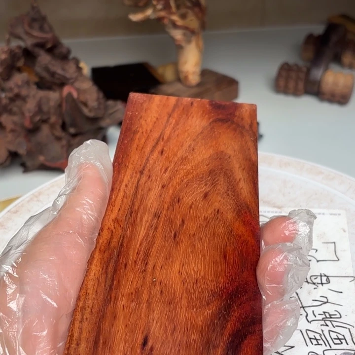 大叶紫檀（黑酸枝木类）