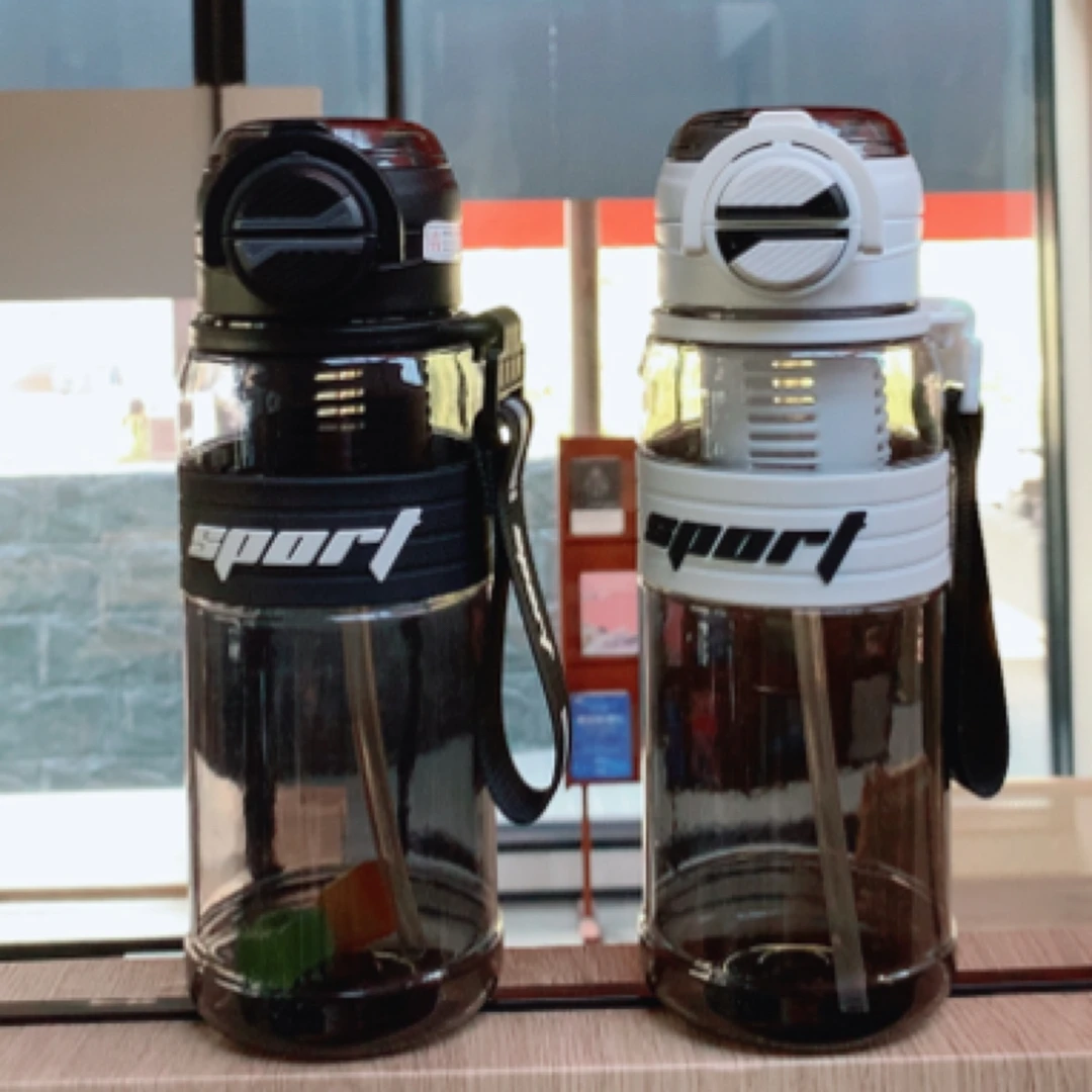 大迈时尚渐变色运动水杯800毫升茶水分离设计