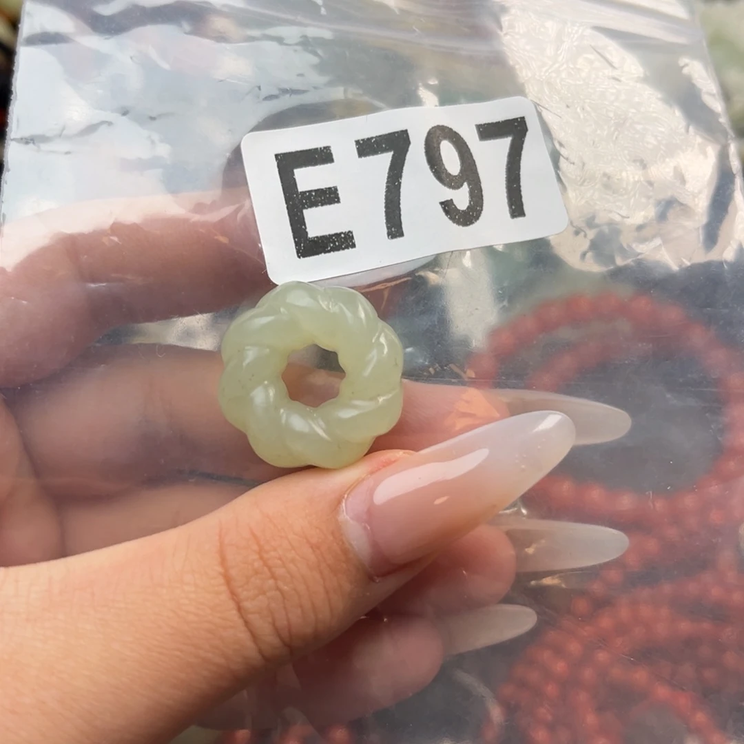 故***猫和田玉未镶嵌珠宝奇石