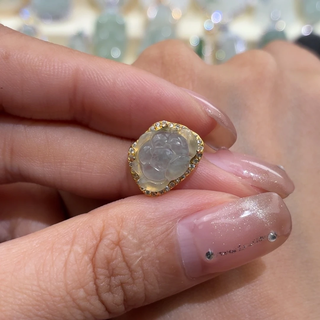 翡翠银S925镶嵌颈饰莲花路路通