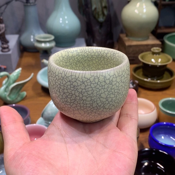 龙泉青瓷哥窑嘟嘟杯