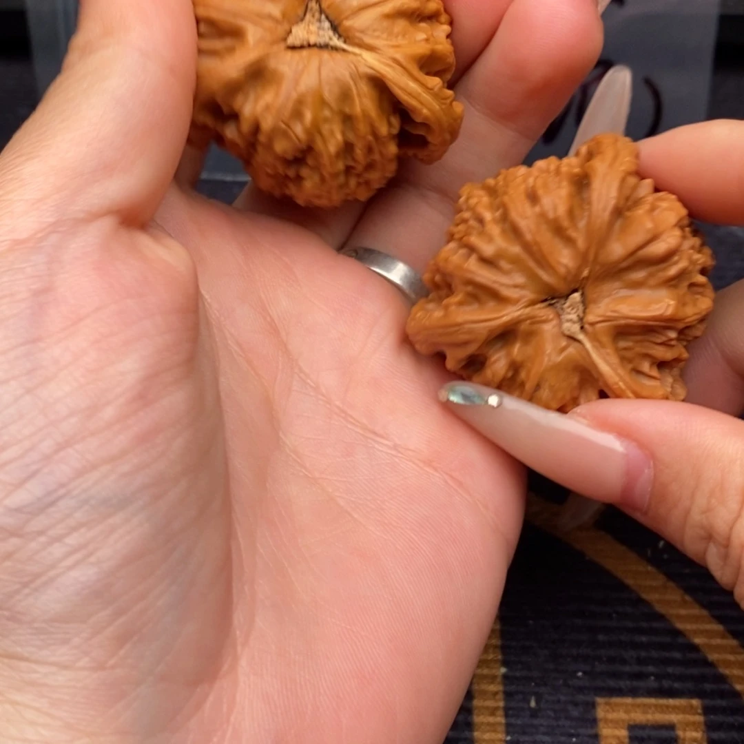 用***8吊坠文玩核桃白狮子