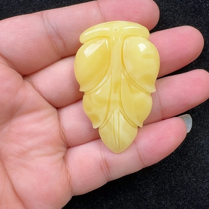 蜜蜡未镶嵌珠宝奇石