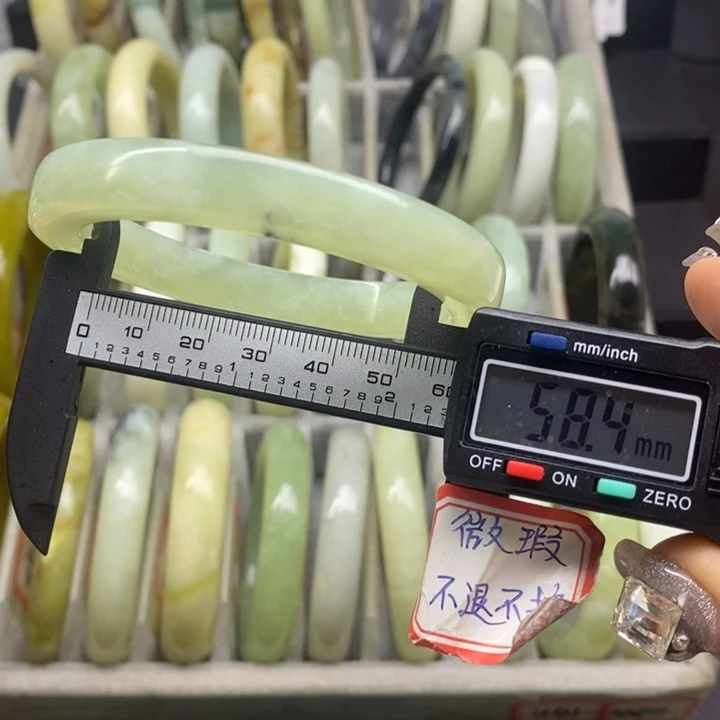 蛇纹石玉手镯459未镶嵌