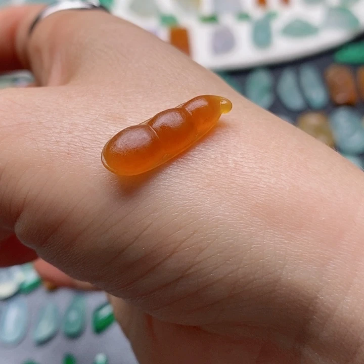定制翡翠未镶嵌豆子