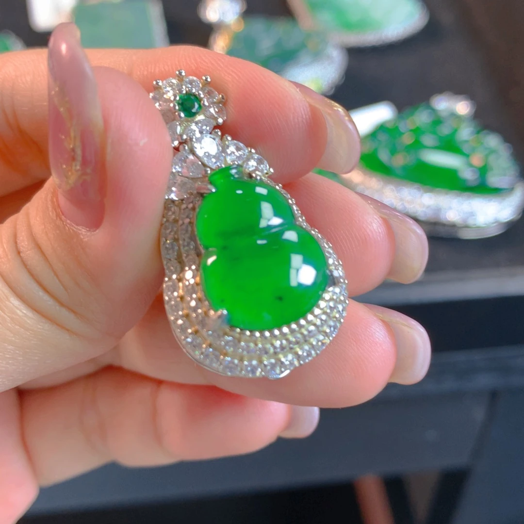 翡翠颈饰银S925镶嵌糖翡翠