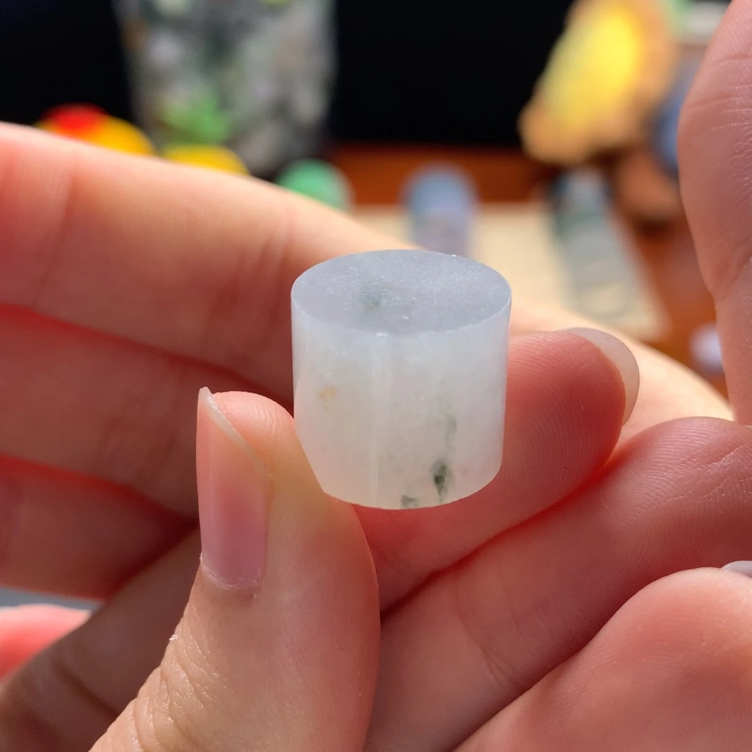 定制翡翠未镶嵌枯木逢春桶珠