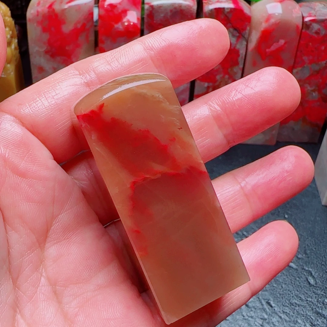 吉****昌化石其他昌化鸡血石2.2*5.5厘米