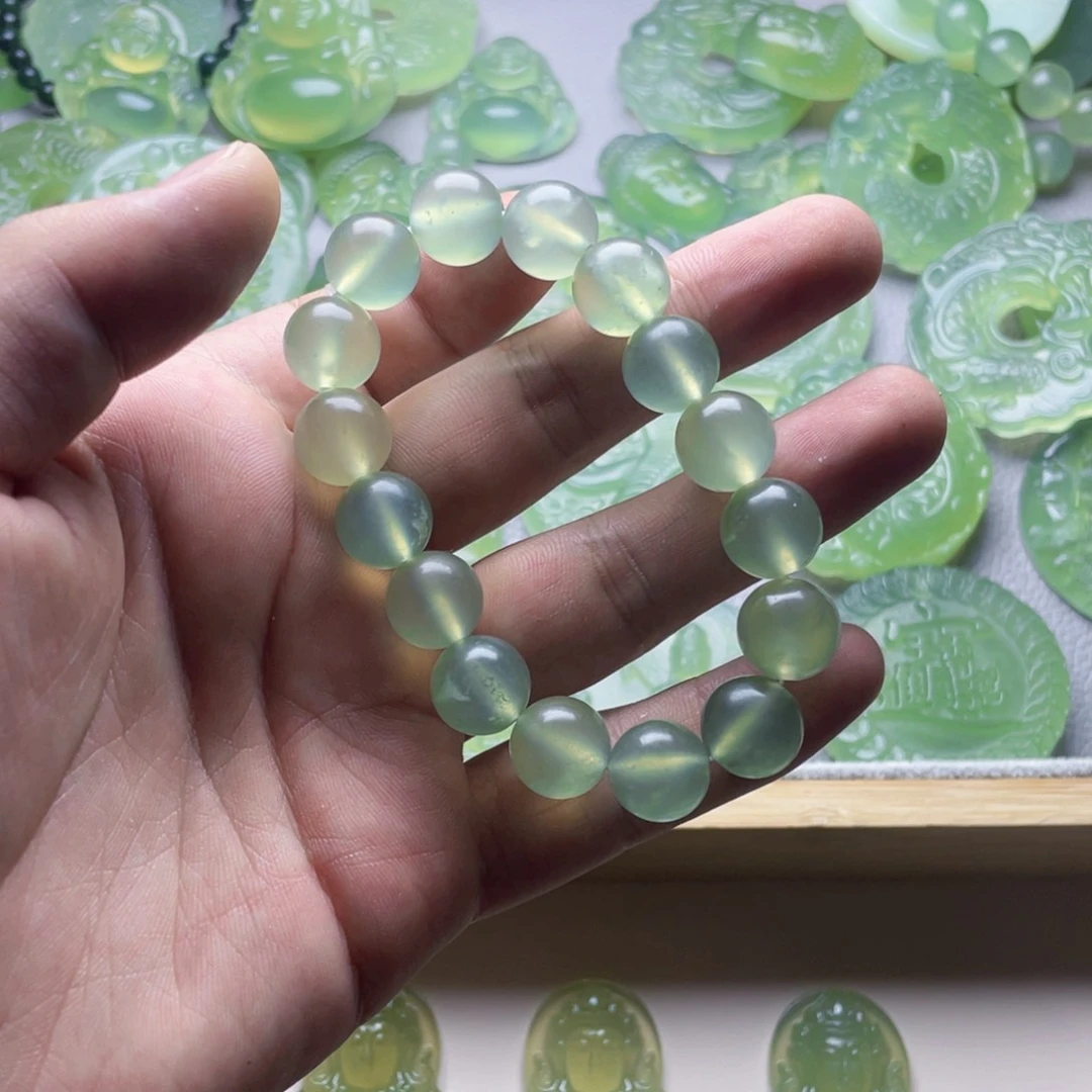 柠***酸蛇纹石玉未镶嵌颈饰