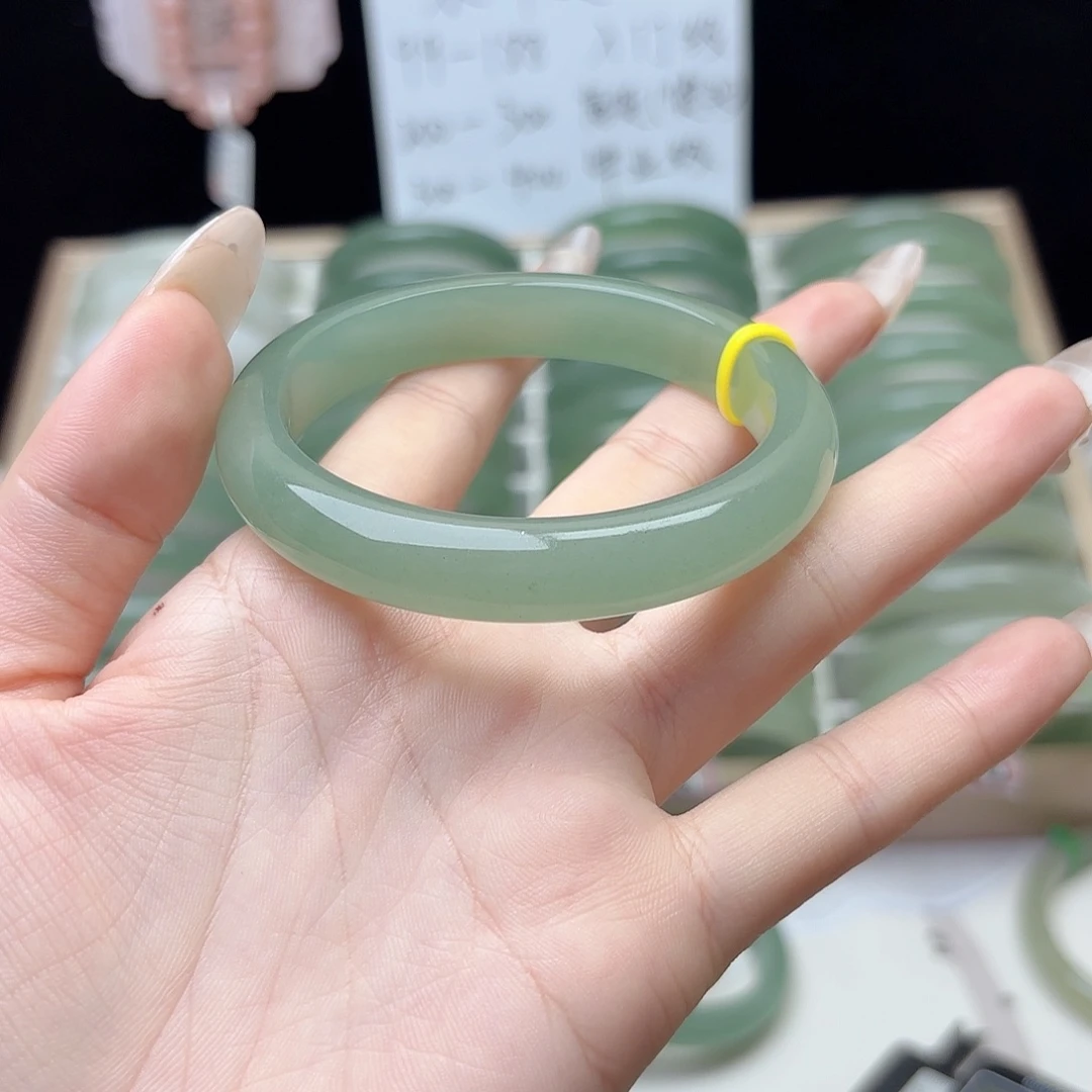 未镶嵌手镯石英质玉58