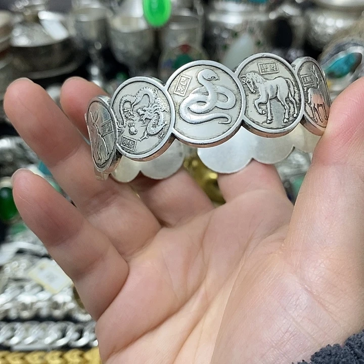 时尚潮流时尚手镯