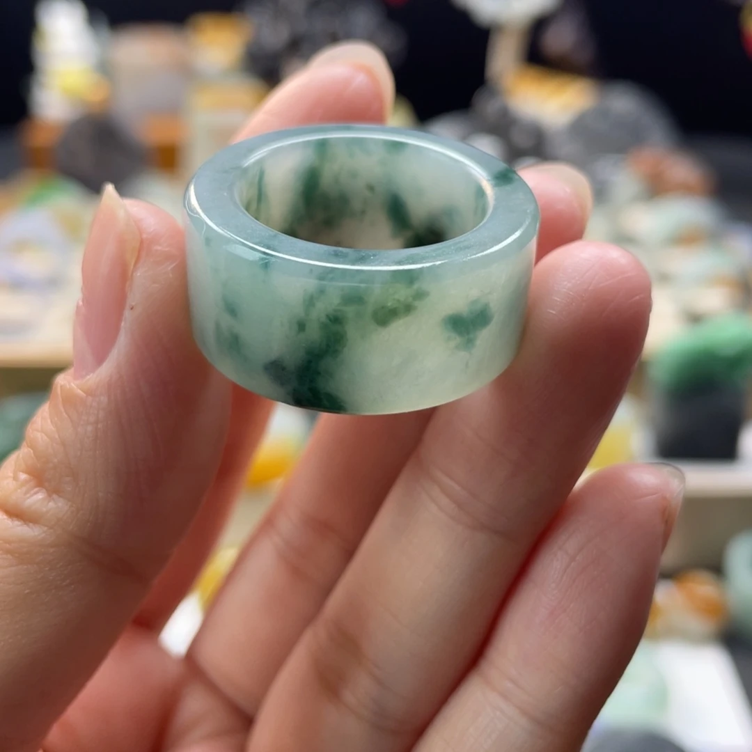定制翡翠未镶嵌戒指