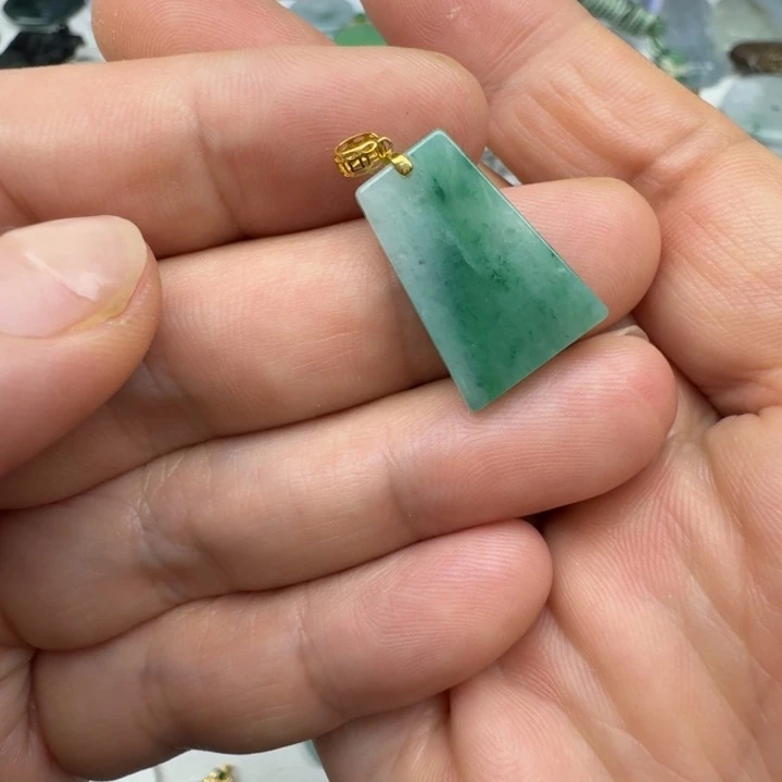 吊坠(不含链)18K金镶嵌翡翠