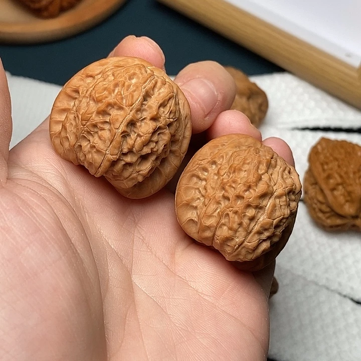 L****把件文玩核桃文玩核桃把件35血麒麟