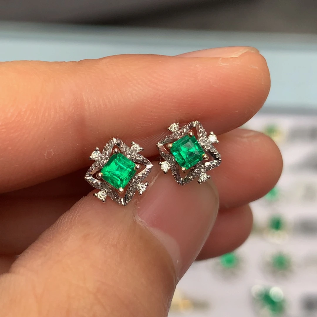 祖母绿耳饰18K金镶嵌海*