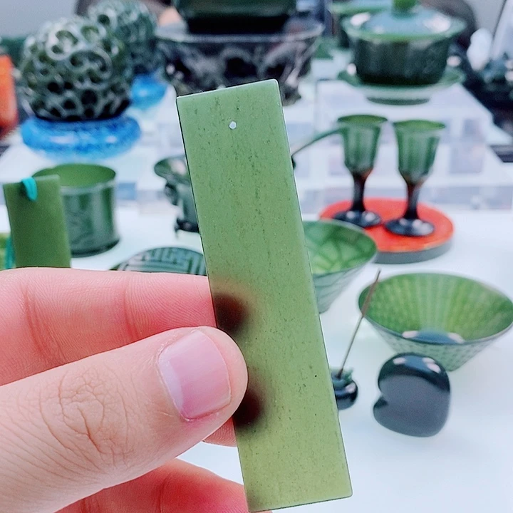 和田玉（青玉）未镶嵌把件