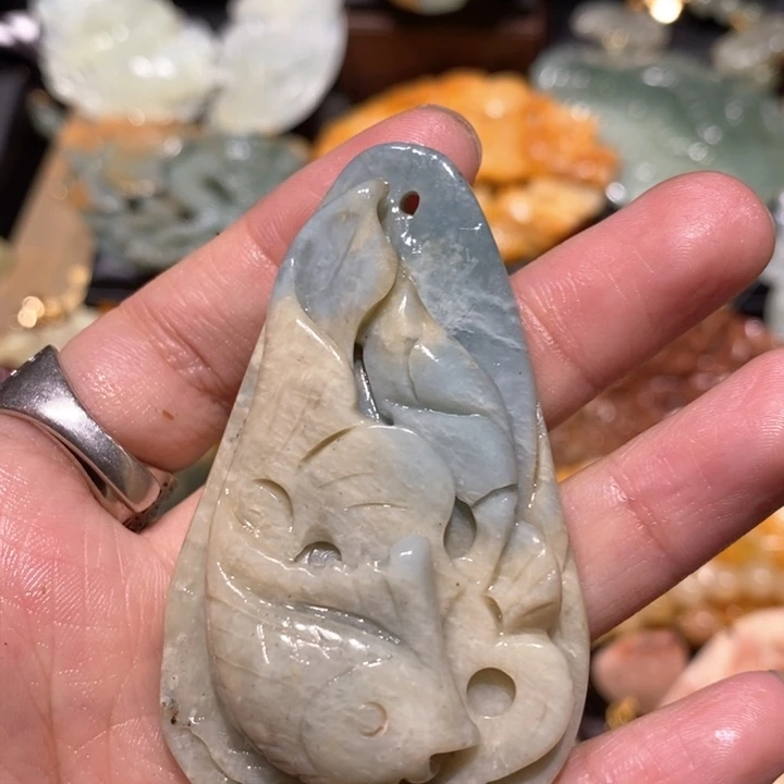 岫玉毛衣链未镶嵌S****?