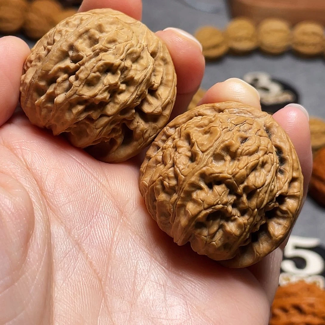 核桃M**J白狮子手捻白茬