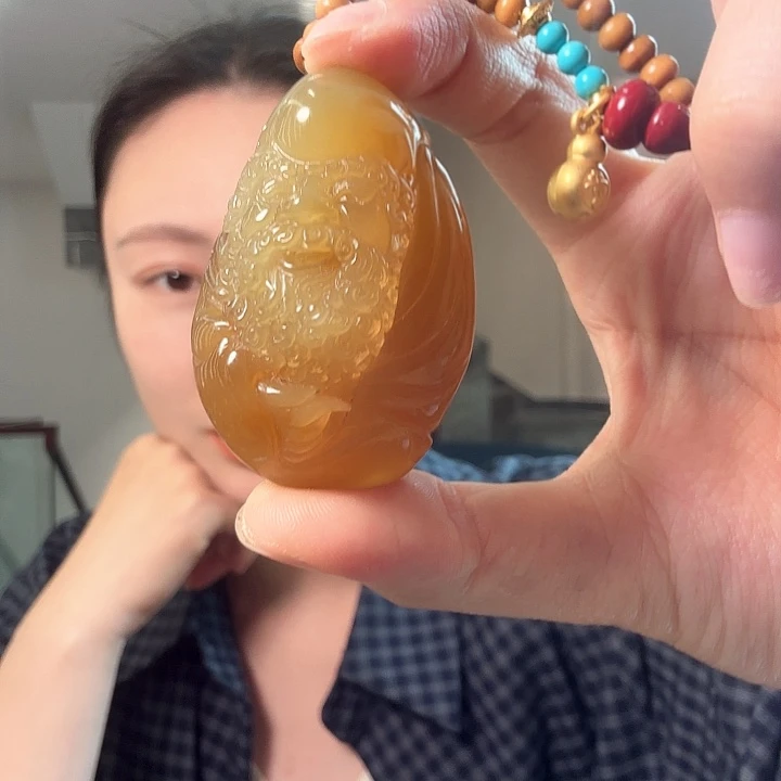 百***昊未镶嵌蛇纹石玉颈饰
