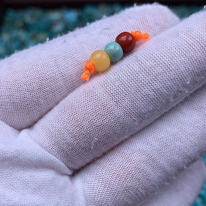 南红玛瑙未镶嵌珠宝奇石