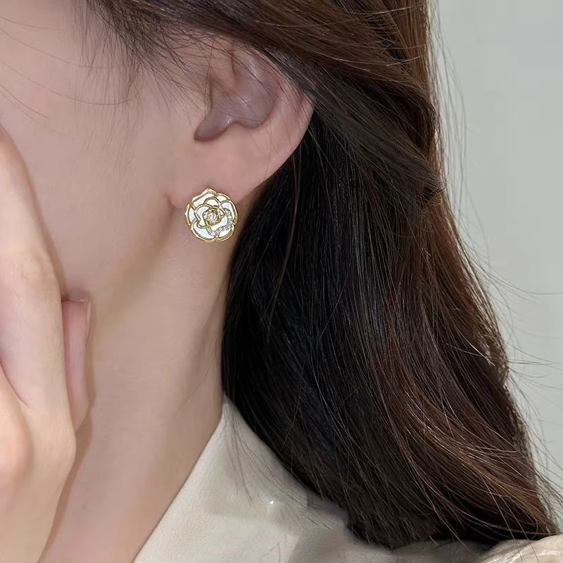 铜合金耳饰 镶钻山茶花耳环轻奢百搭高级感耳钉耳饰