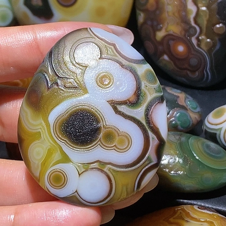 玛瑙/玉髓未镶嵌珠宝奇石5
