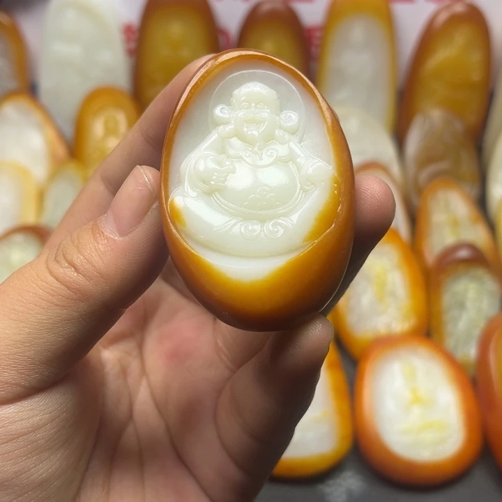 颈饰未镶嵌和田玉（糖玉）