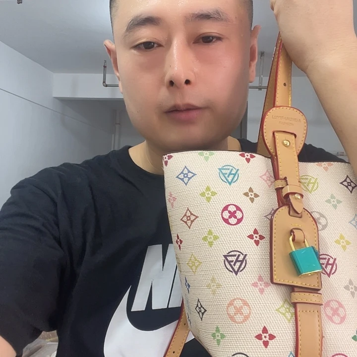 蚕丝水牛皮(革)PVC小牛皮(革)牛皮(革)