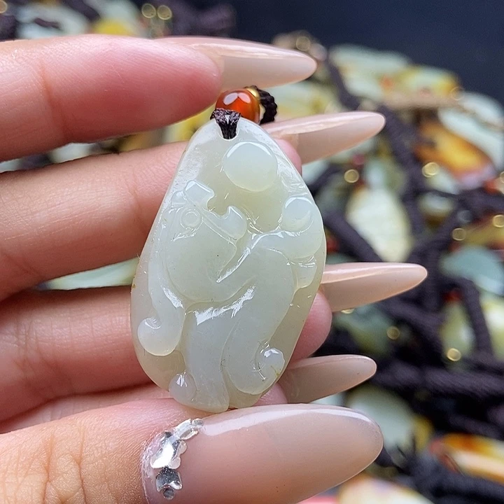 和田玉未镶嵌颈饰