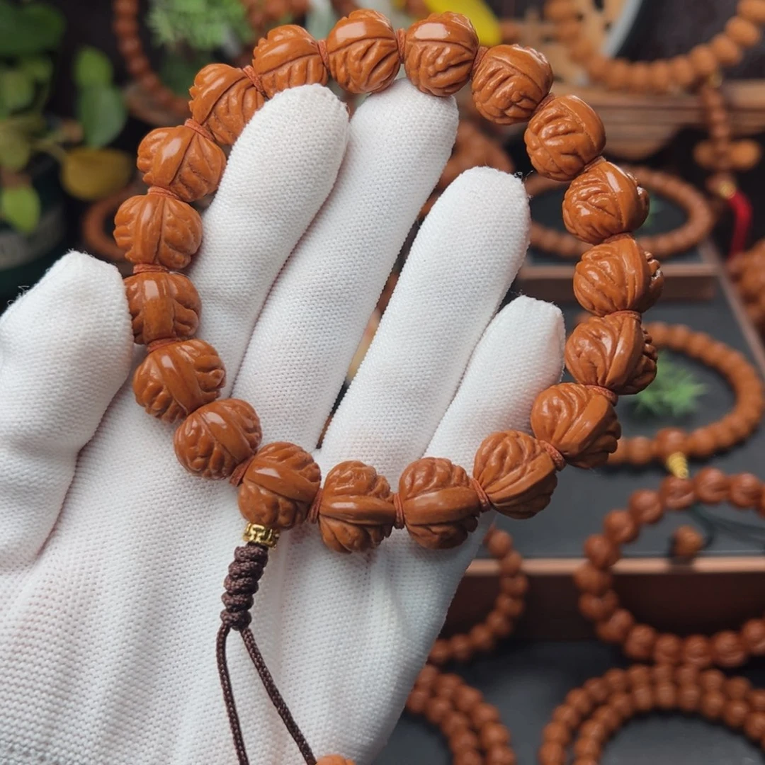 吊坠桃核1.6小金豆手持