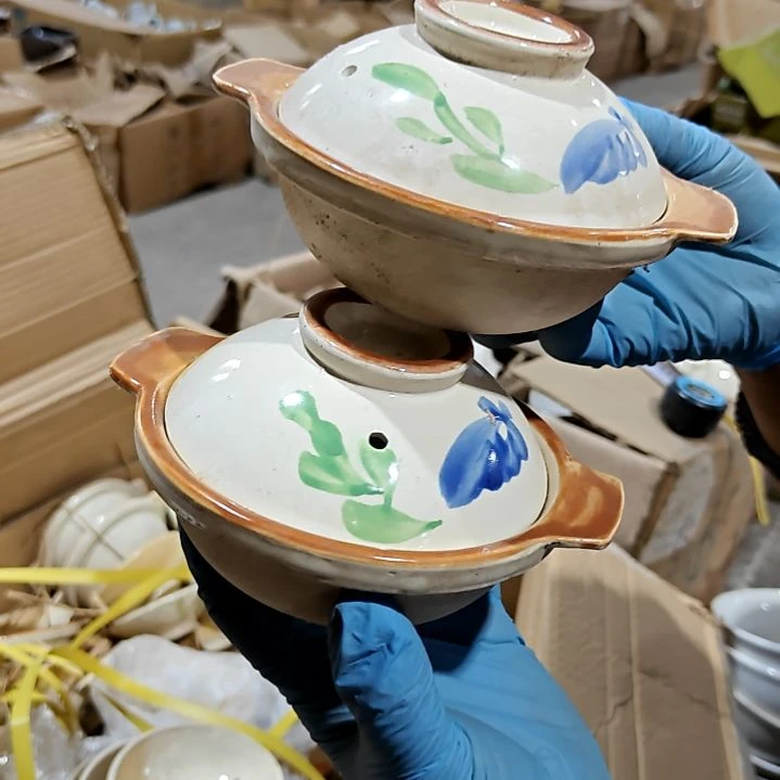 摆件盘子碗茶壶啥都有