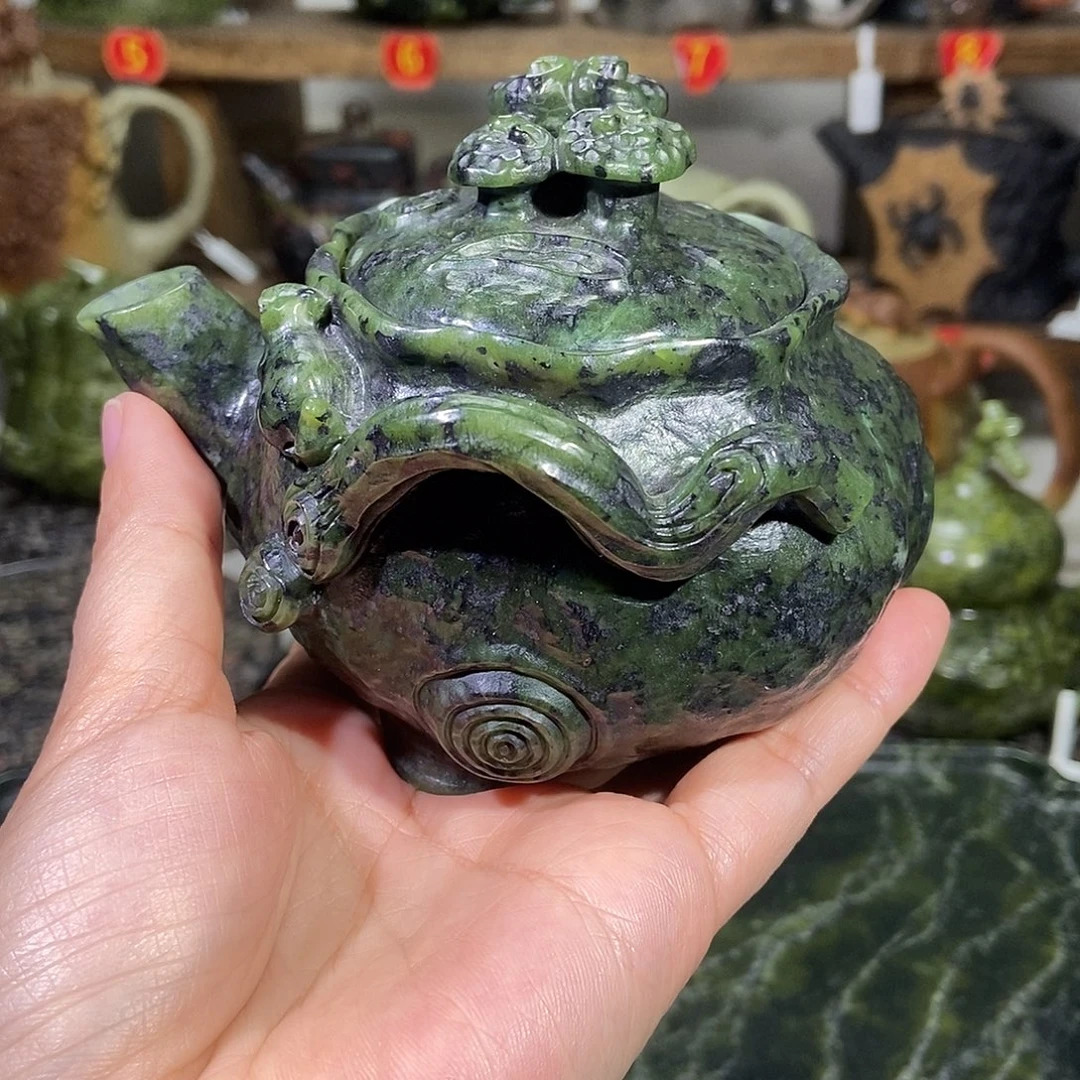 石材藏玉药王石松鼠手抓壶200CC