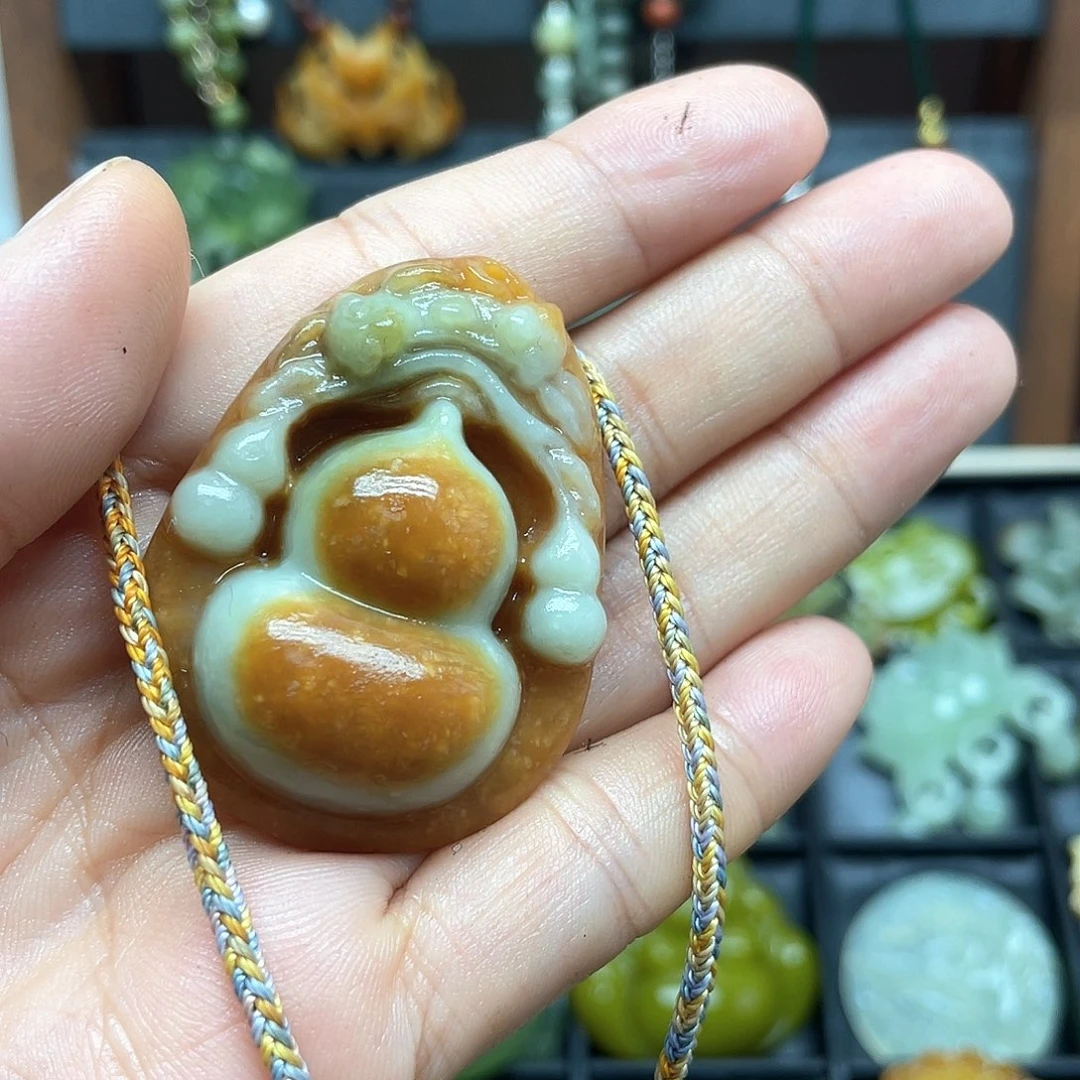 未镶嵌蛇纹石玉颈饰