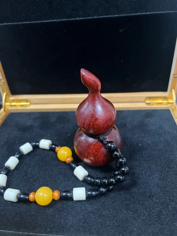 HB0003精品手把件。无礼盒