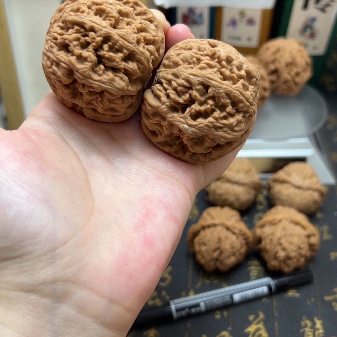 S***韩文玩核桃把件49.8平谷粗筋全